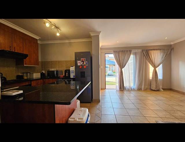 2 BEDROOM TOWNHOUSE FOR SALE IN MONTANA TUINE